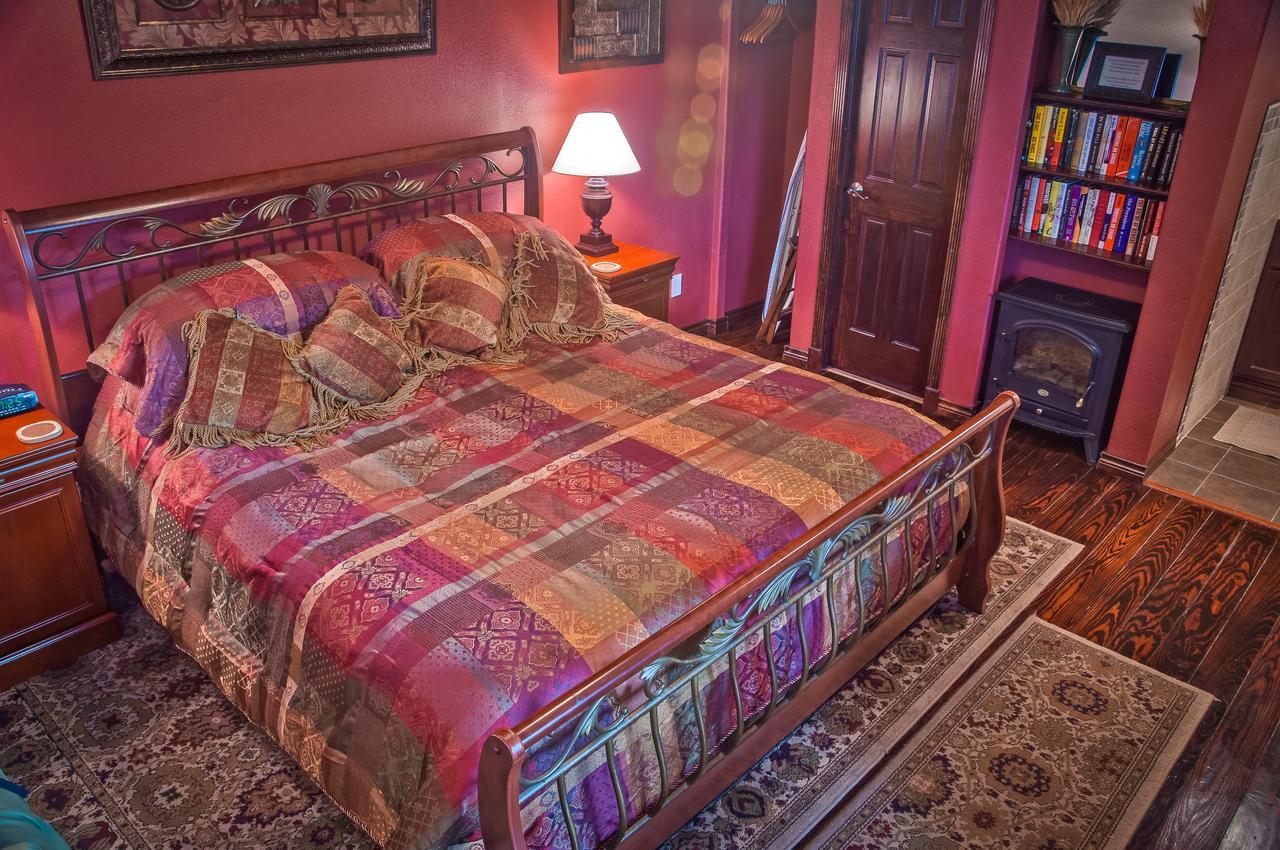 Holiday Lodge On Canyon Lake Esterno foto