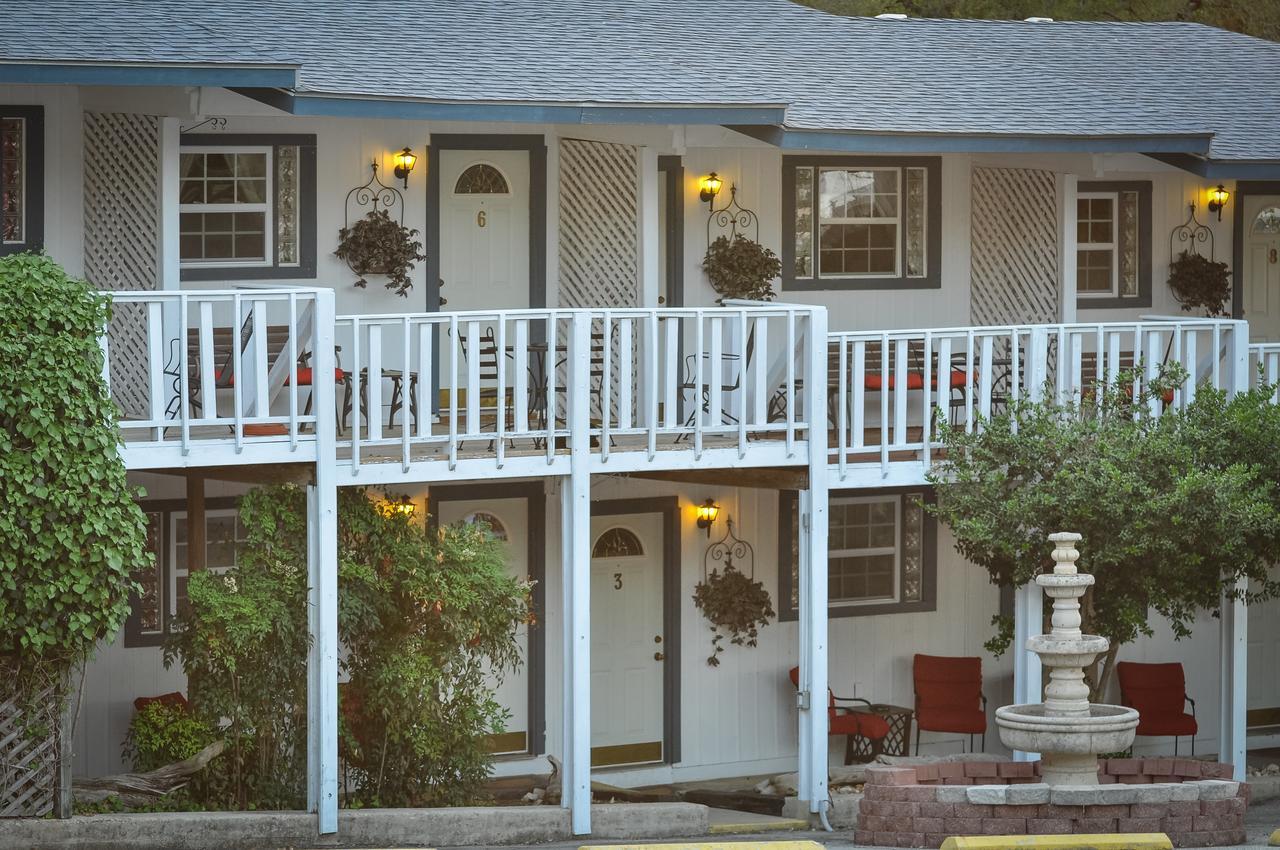Holiday Lodge On Canyon Lake Esterno foto